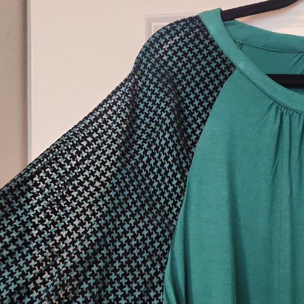 Zac & Rachel Teal and Black Blouse - Picture 3 of 7